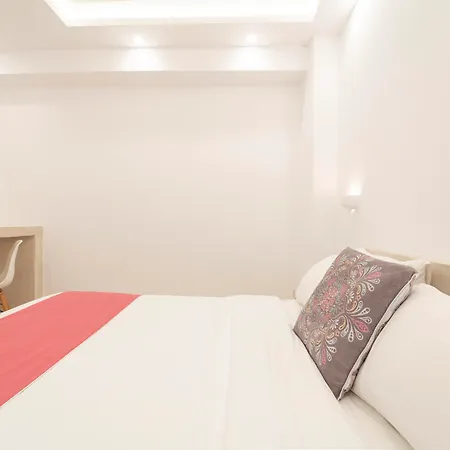 Bella Santorini Hotel 4*