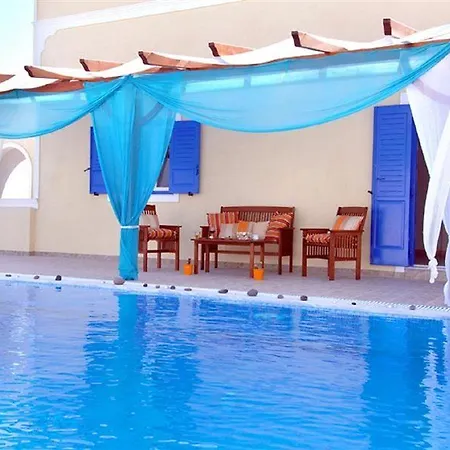 Bella Santorini Hotel 4*