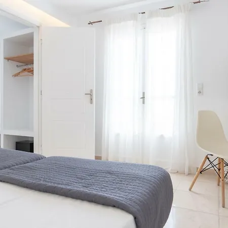 Bella Santorini