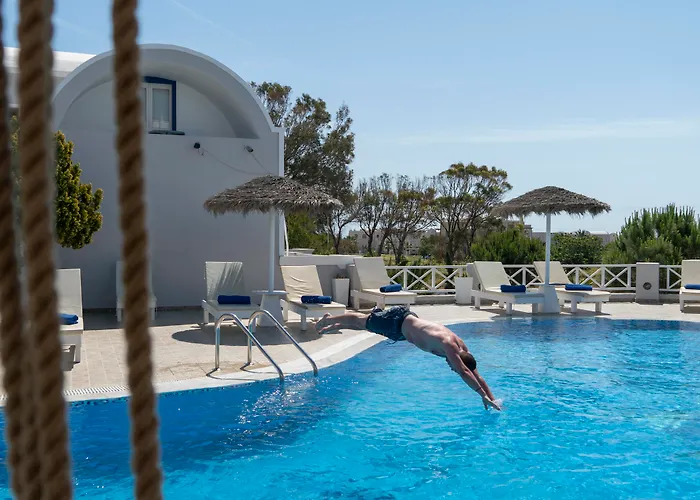 Bella Santorini Hotel 4*