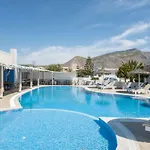 Bella Santorini 3*