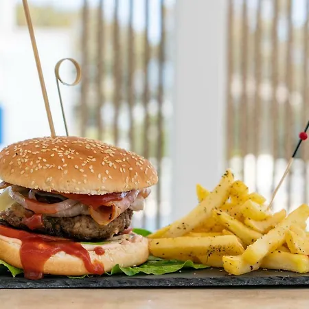 ホテル Bella Santorini 4*