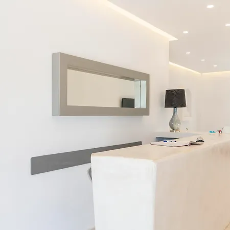 Bella Santorini Hotel 4*