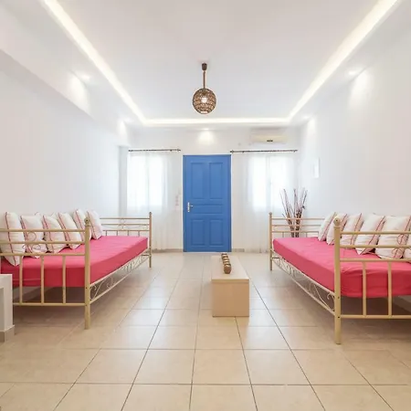 Bella Santorini Hotel 4*